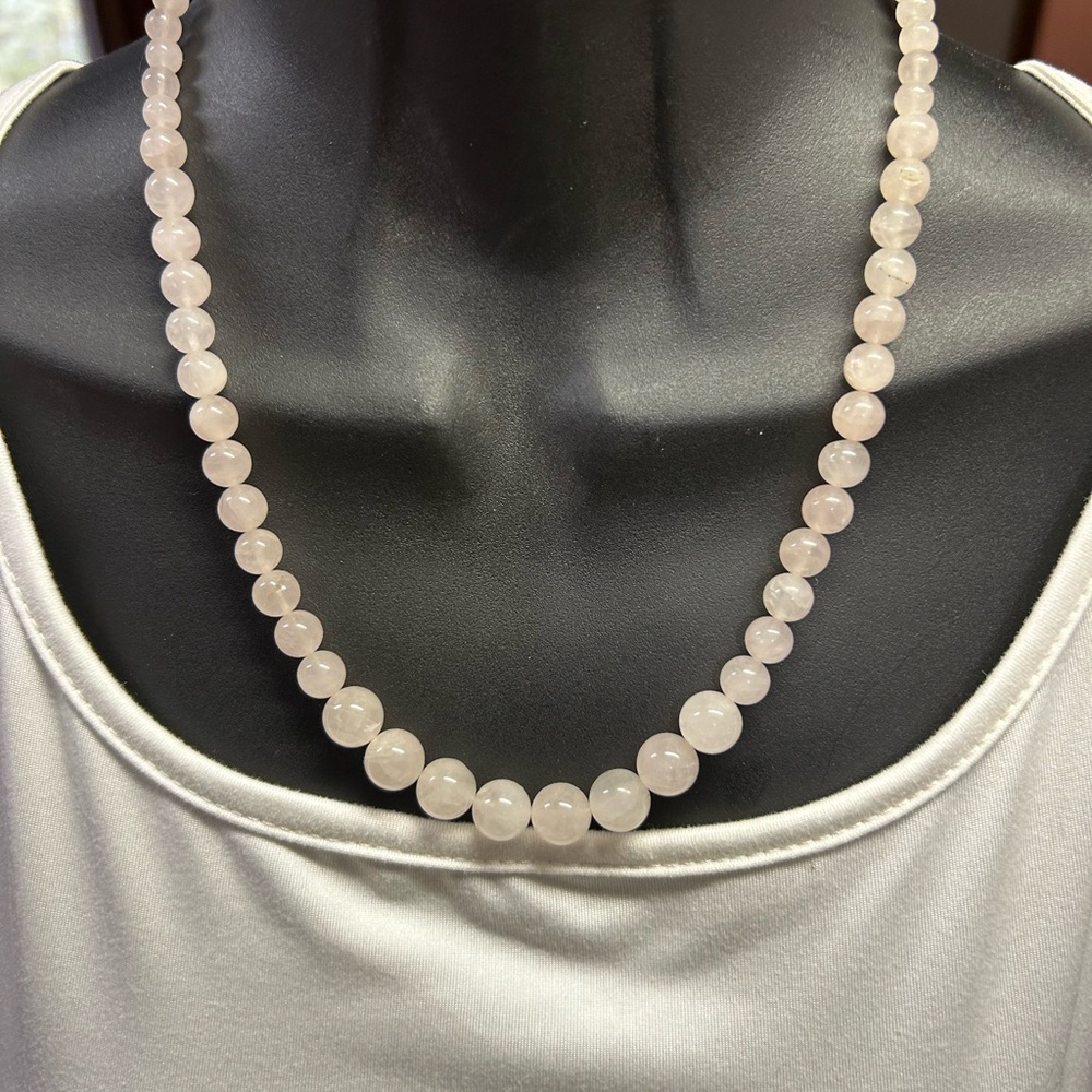 Vintage Elegant White Rose Quartz Beaded Necklace